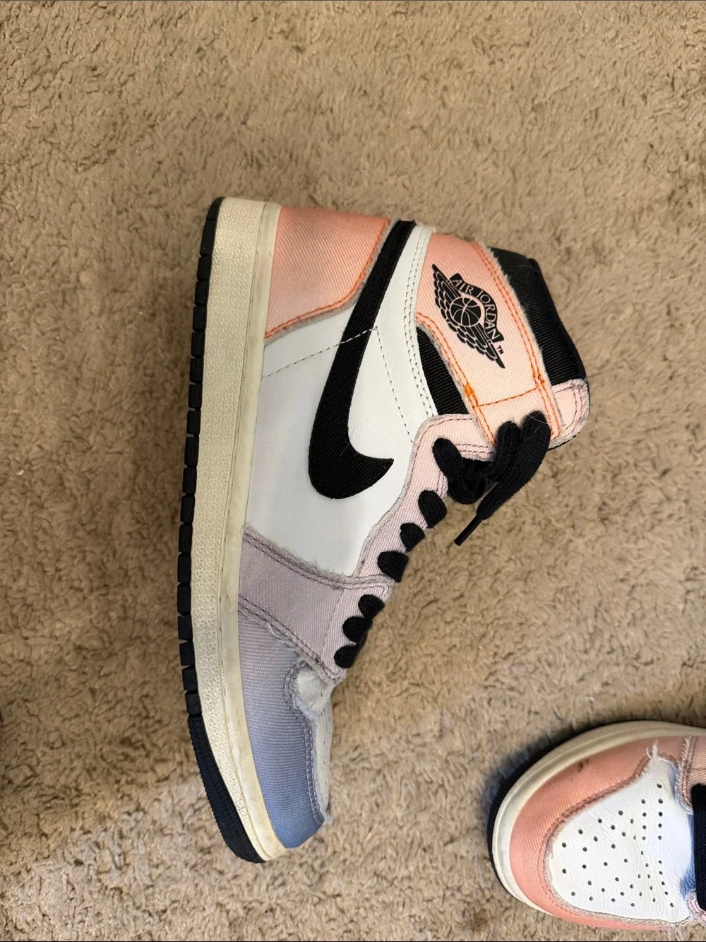 Jordan WMNS High Top Sneakers in Pastel Pink & Blue